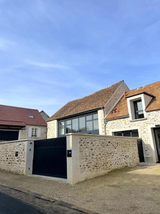 Vila Les Logis Du Parc Bullion Exteriér fotografie